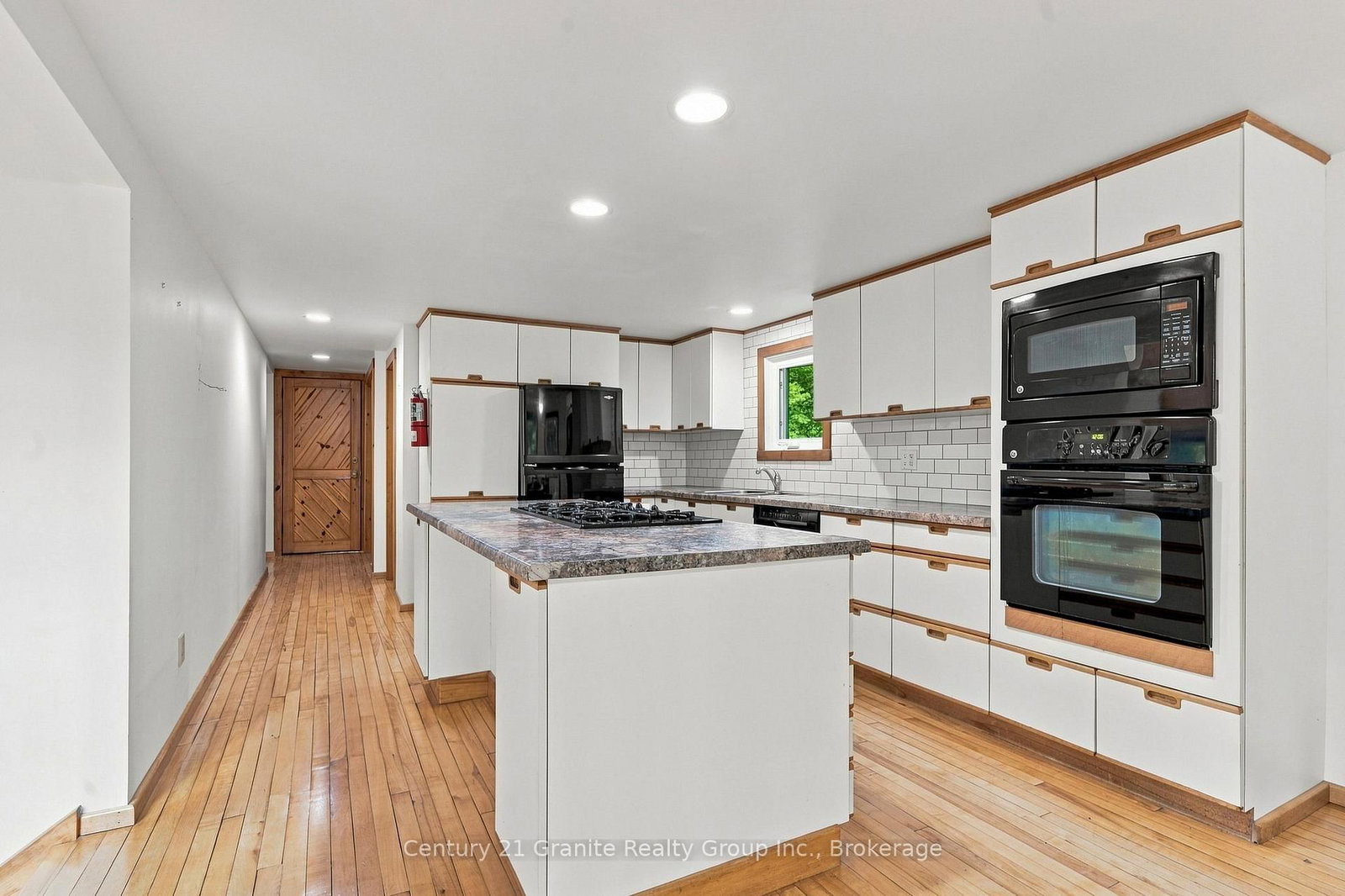 1131 Kanawa Lane • Algonquin Highlands, ON photo 6