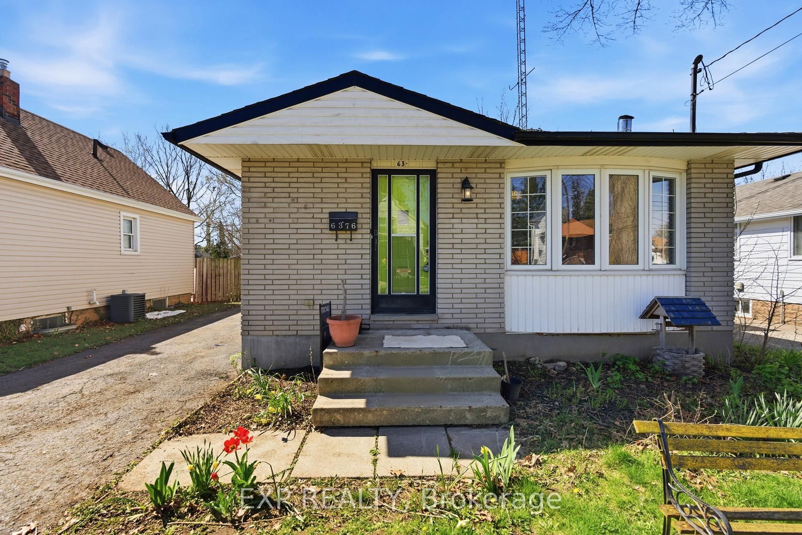 6376 Ash Street • Niagara Falls, ON photo 2