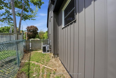 20 Wharncliffe Road S • London South, ON photo 5
