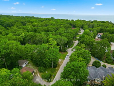 48 Lake Road • Lambton Shores, ON photo 2