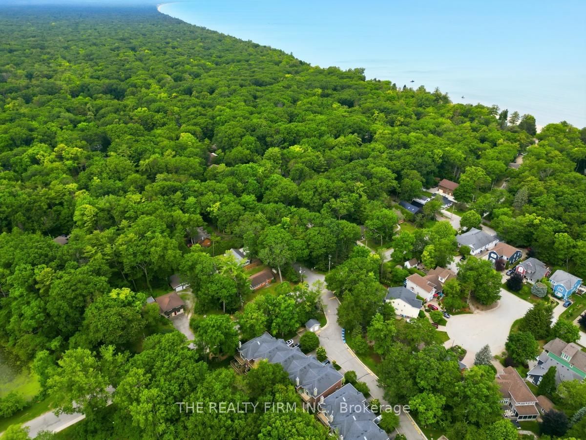 48 Lake Road • Lambton Shores, ON photo 7