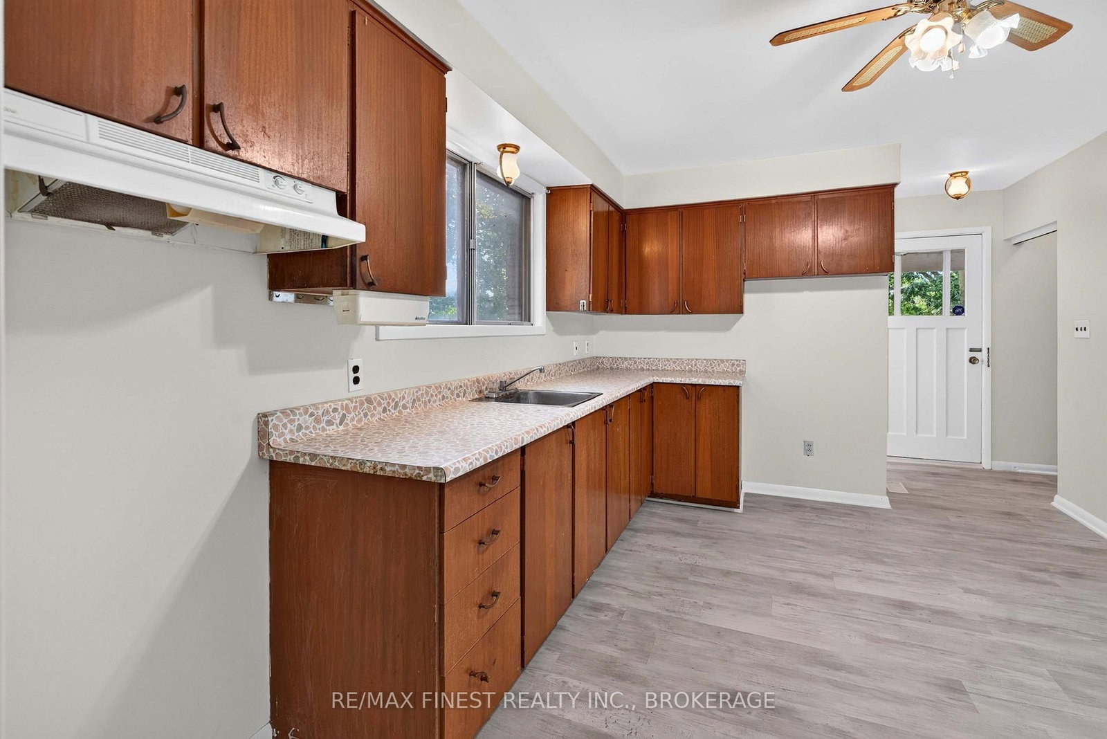 92 Cliff Crescent • Kingston, ON photo 14