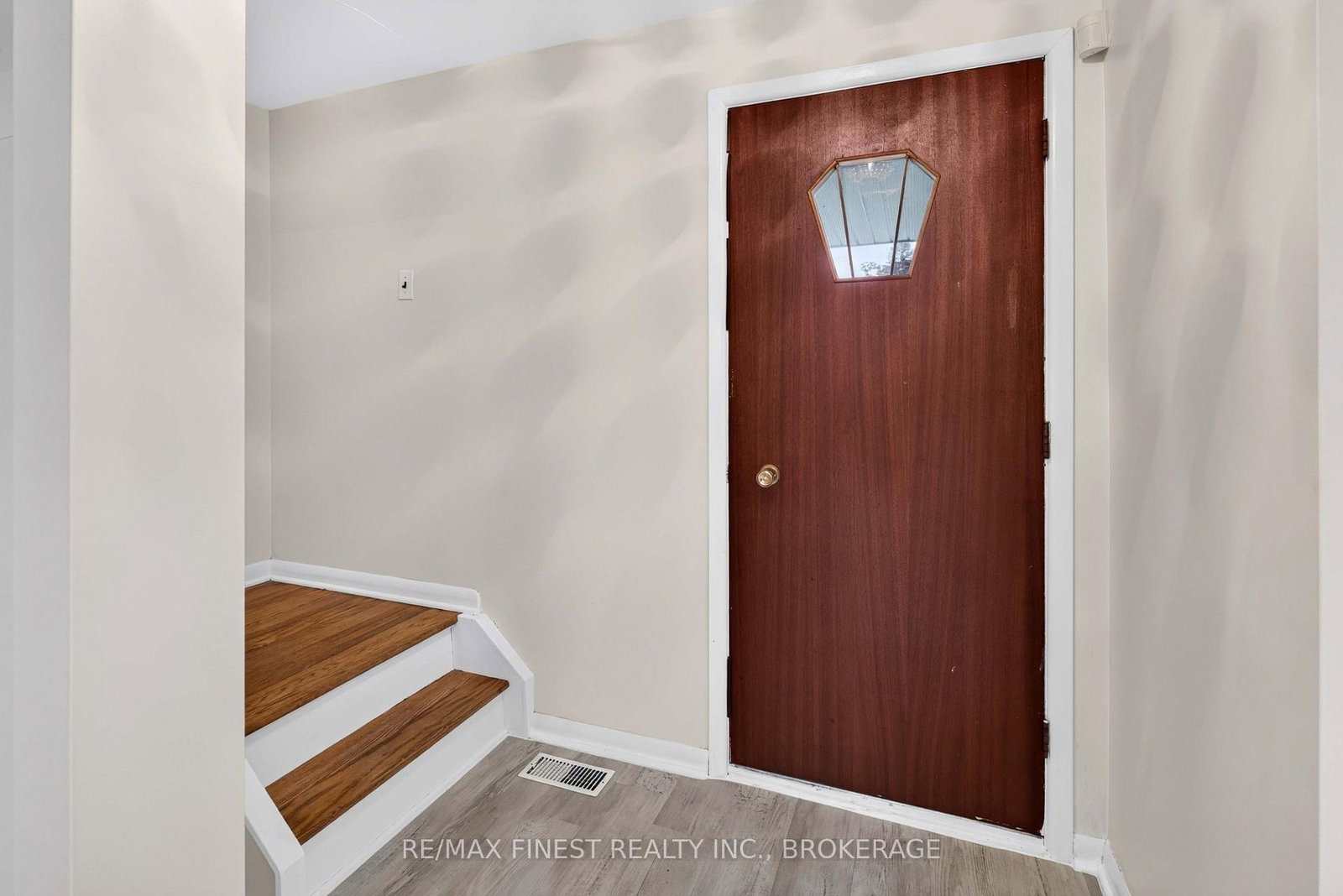 92 Cliff Crescent • Kingston, ON photo 16