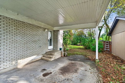 92 Cliff Crescent • Kingston, ON photo 4