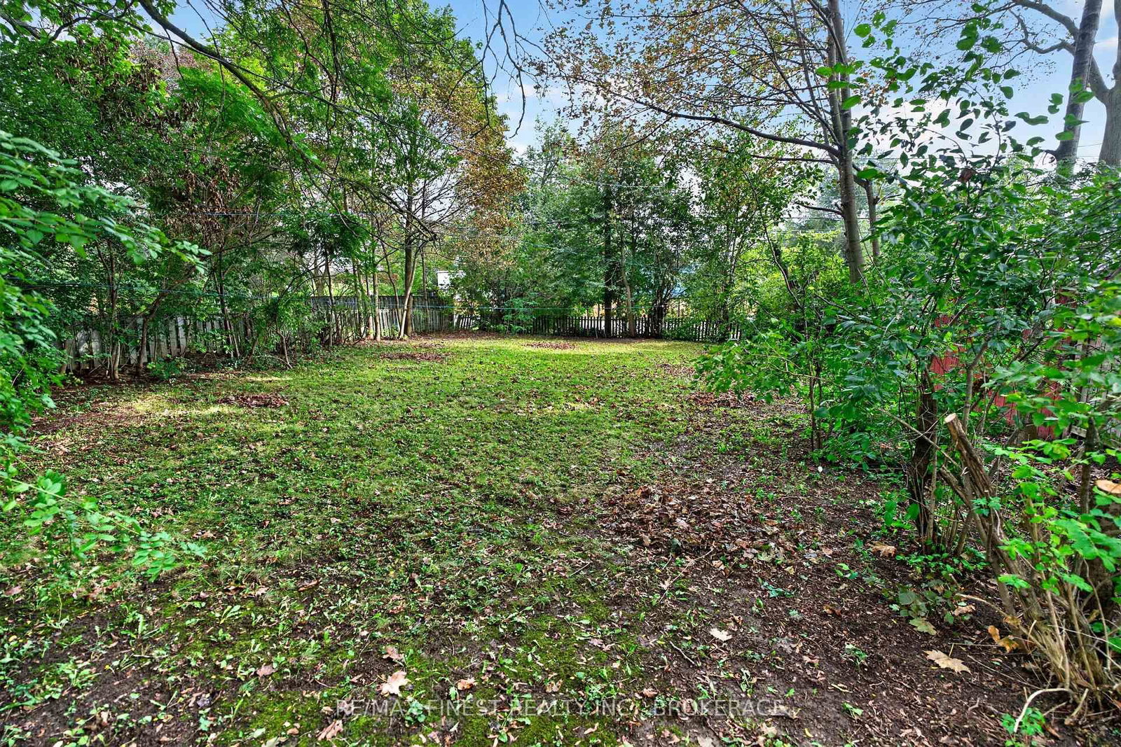 92 Cliff Crescent • Kingston, ON photo 5
