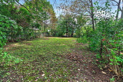 92 Cliff Crescent • Kingston, ON photo 5