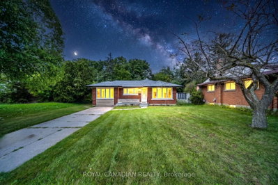 284 Cedar Crescent • Cambridge, ON photo 3