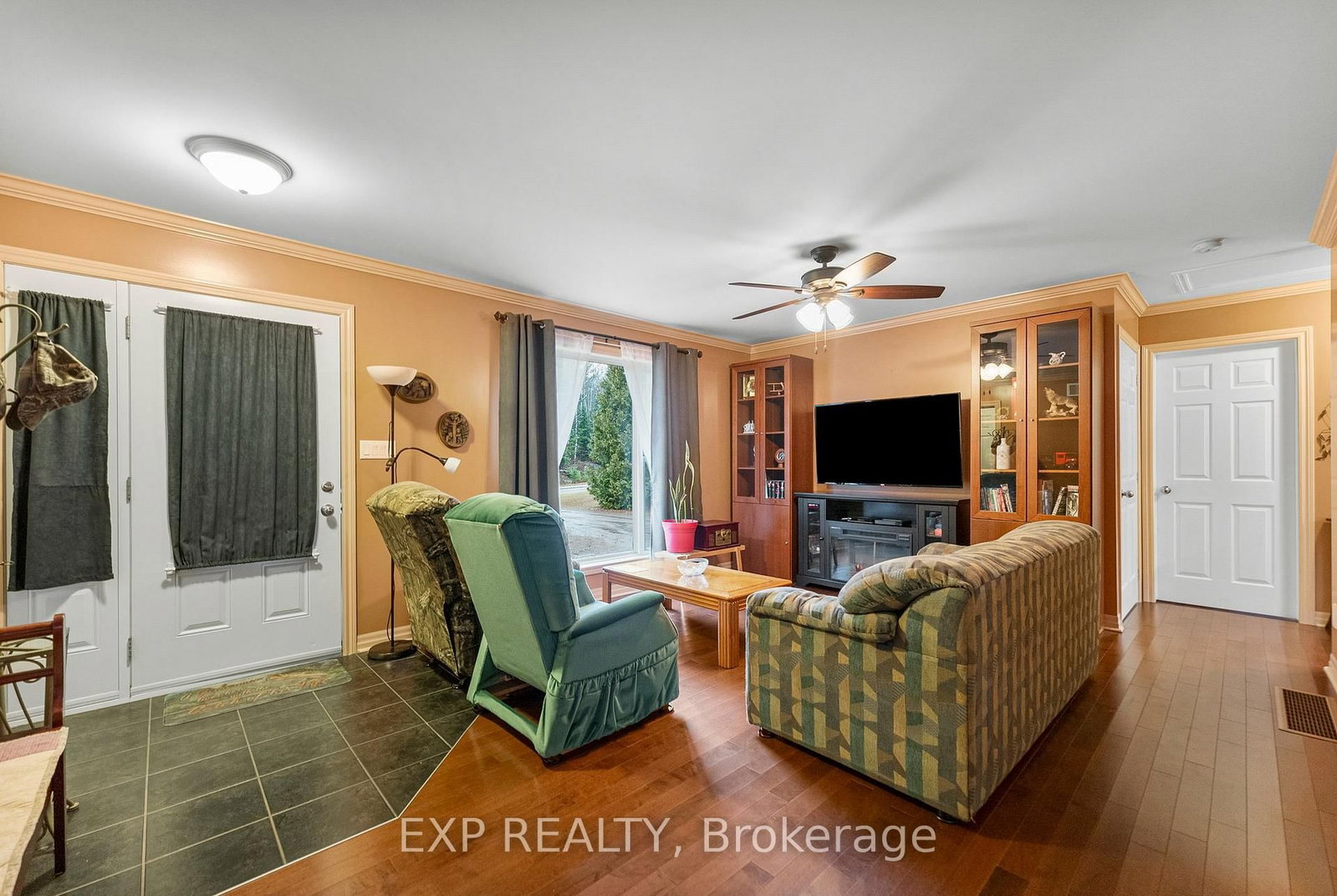 716 Cybulski Road • Barry's Bay, ON photo 6