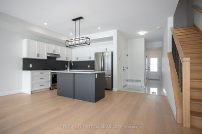4251 Calhoun Way • London South, ON photo 6