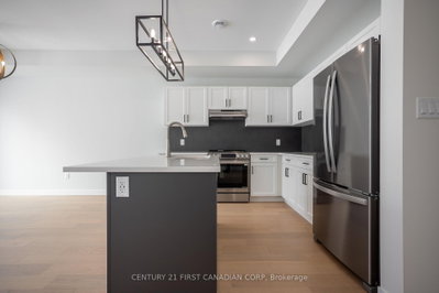 4251 Calhoun Way • London South, ON photo 9