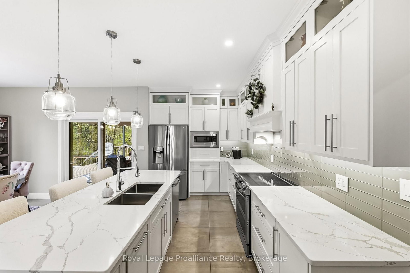 1 Cardinal Court • Quinte West, ON photo 16