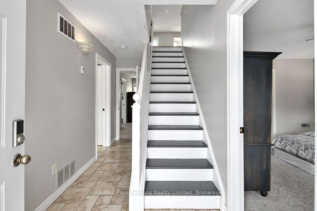 104 Laurie's Court • Blue Mountains, ON photo 18