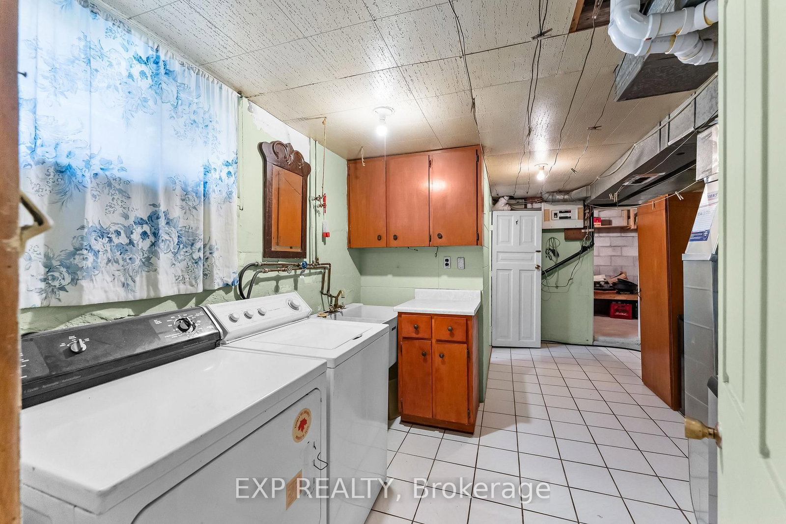 3945 St Peter Avenue • Niagara Falls, ON photo 25