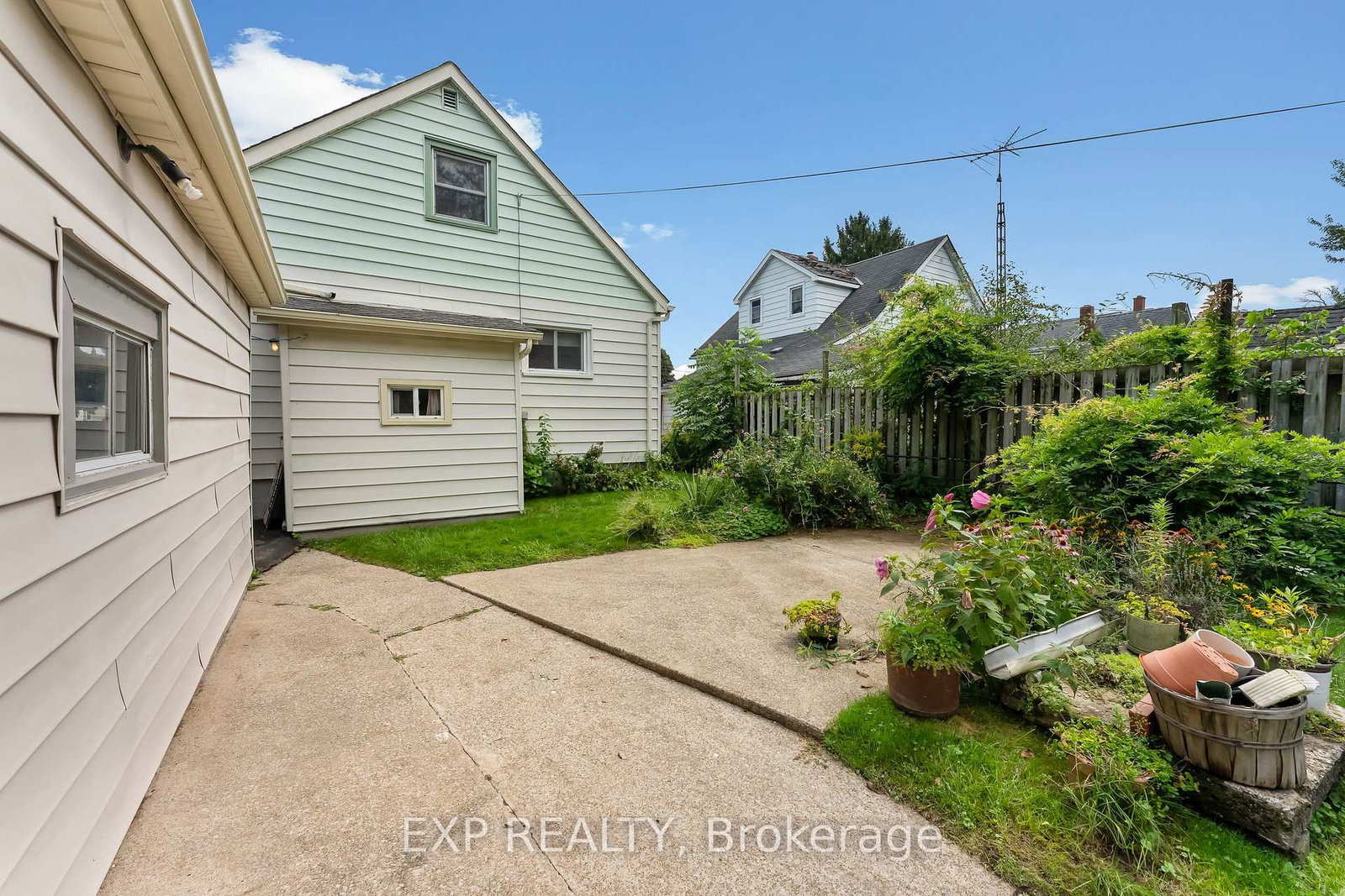 3945 St Peter Avenue • Niagara Falls, ON photo 33