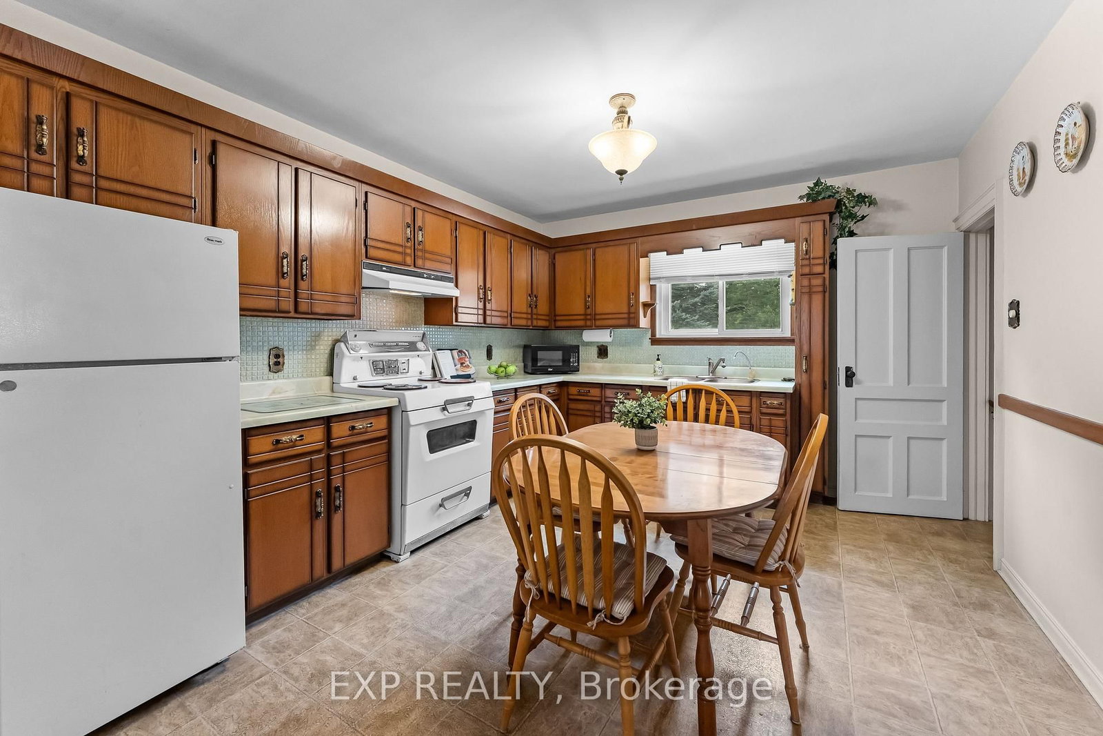 3945 St Peter Avenue • Niagara Falls, ON photo 8
