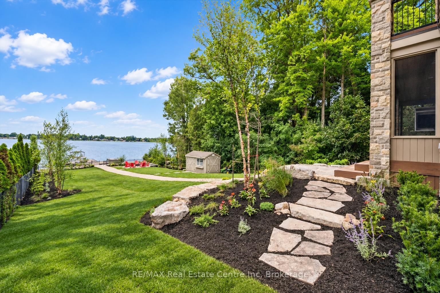 16 Clergy Lane • Puslinch, ON photo 4