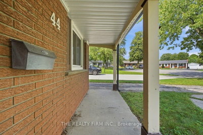 44 Ebury Place • London South, ON photo 5