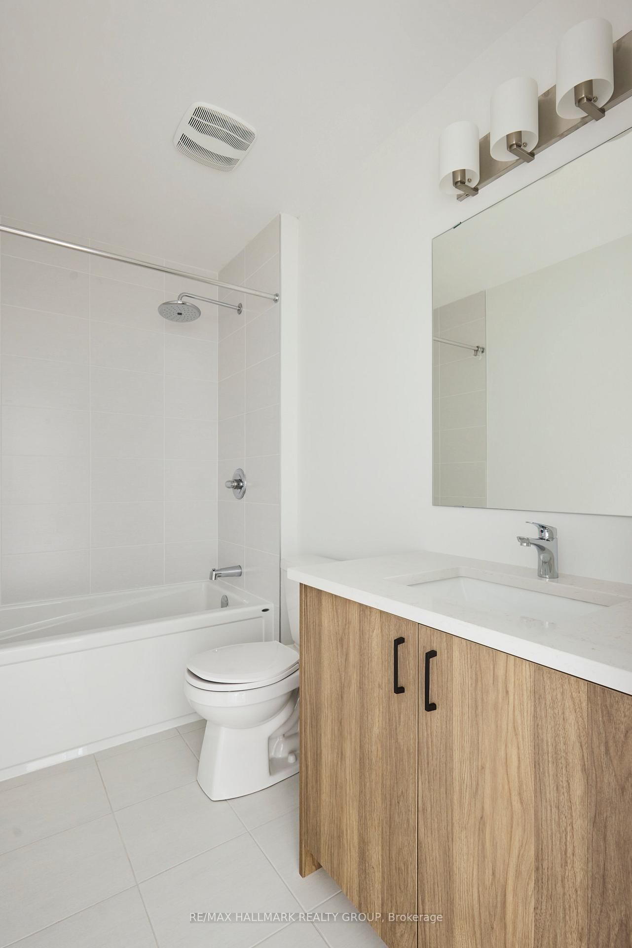 547 Roundhouse Crescent • Ottawa, ON photo 13