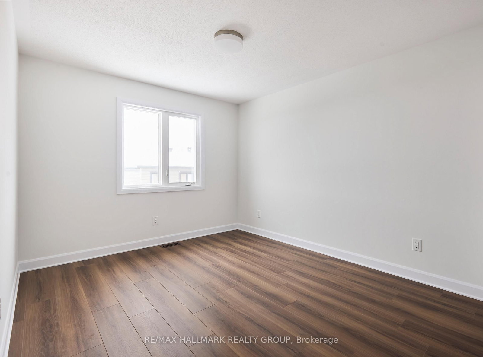 547 Roundhouse Crescent • Ottawa, ON photo 16