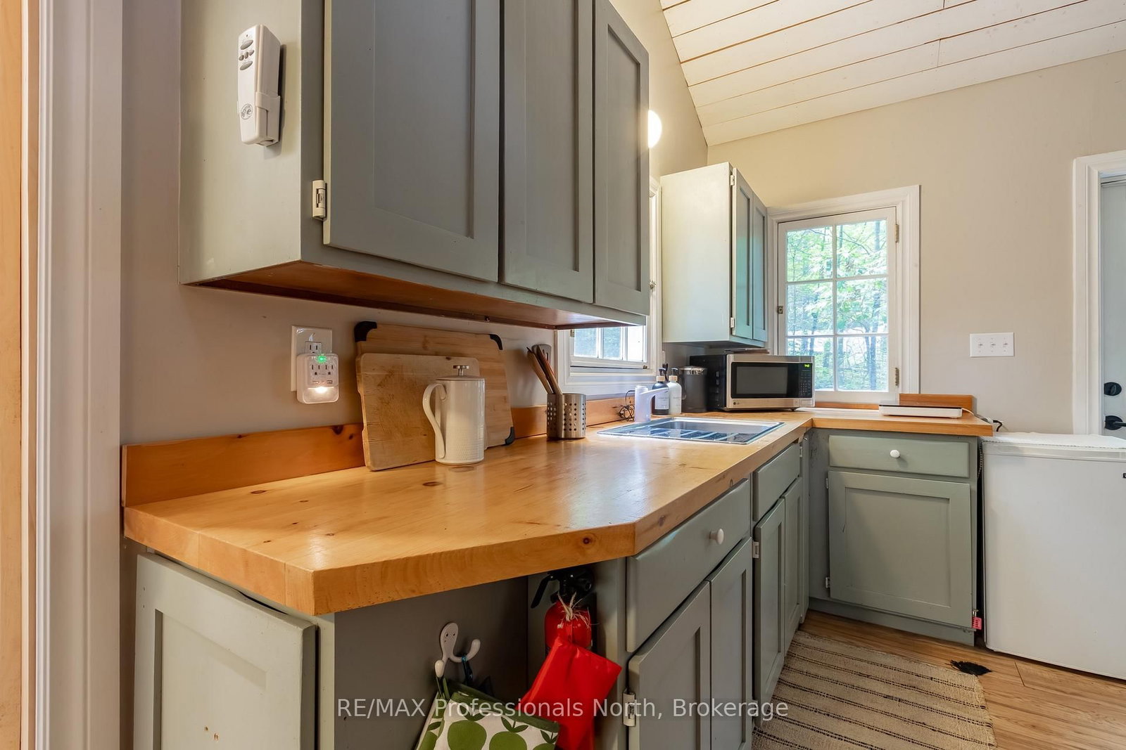 1547 North Pickerel Lake Road • Armour, ON photo 25