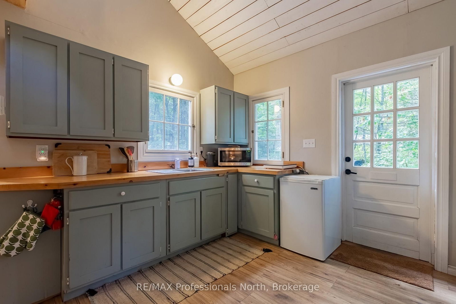 1547 North Pickerel Lake Road • Armour, ON photo 26