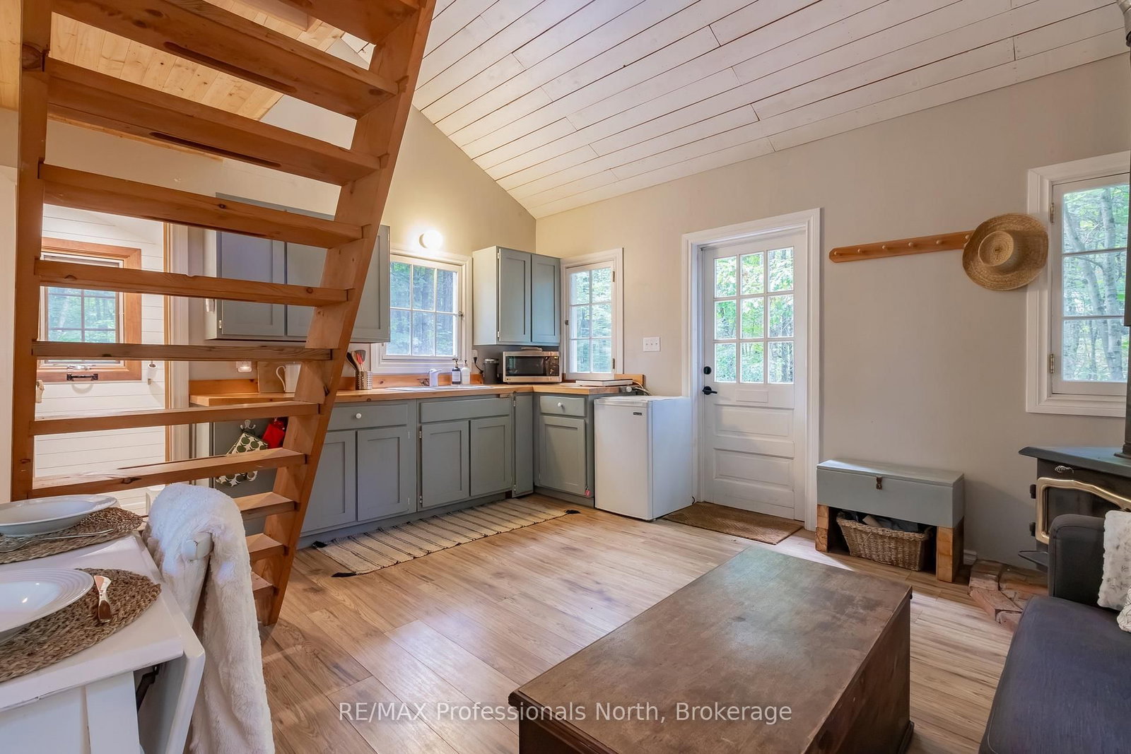 1547 North Pickerel Lake Road • Armour, ON photo 27