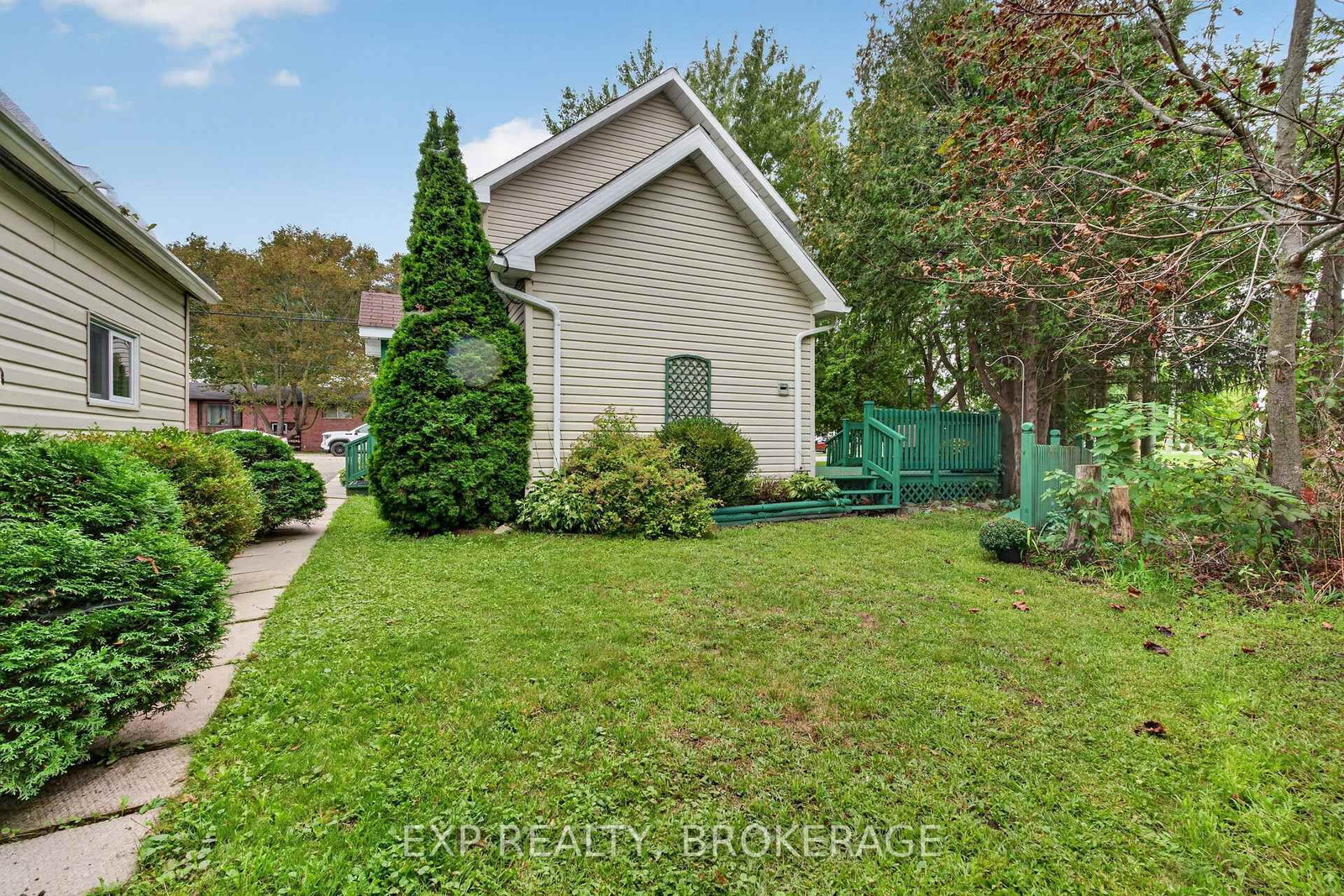 295 VICTORIA Avenue • Gananoque, ON photo 26