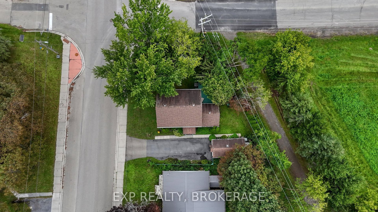 295 VICTORIA Avenue • Gananoque, ON photo 30