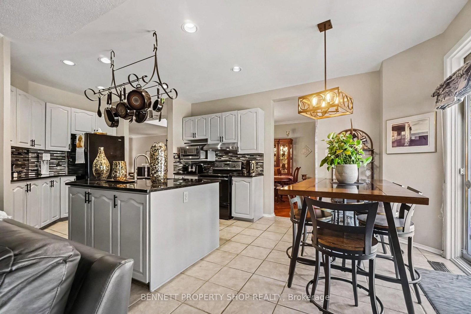 21 Summerwind Crescent • Nepean, ON photo 10