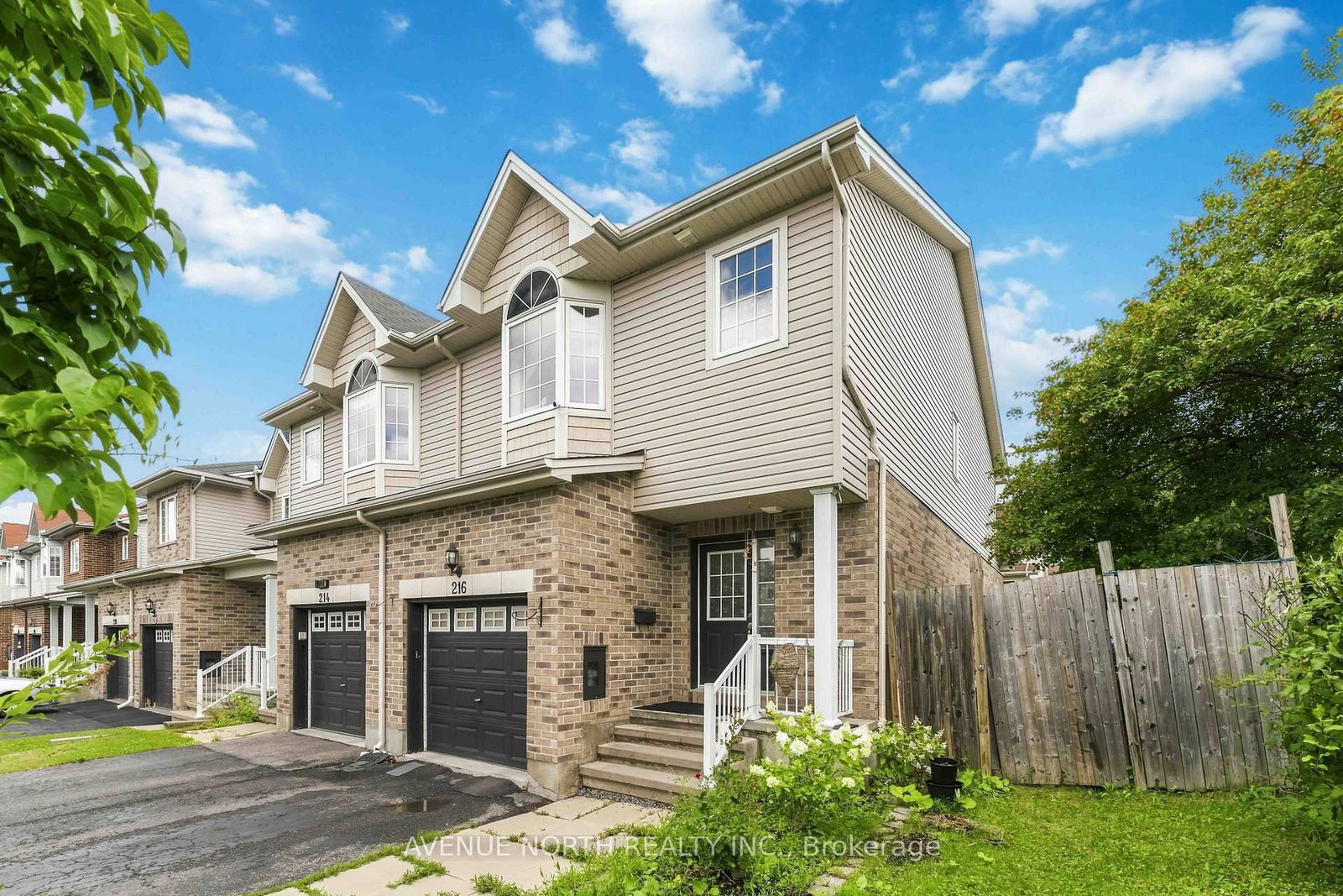 216 Cityview Crescent • Ottawa, ON photo 3