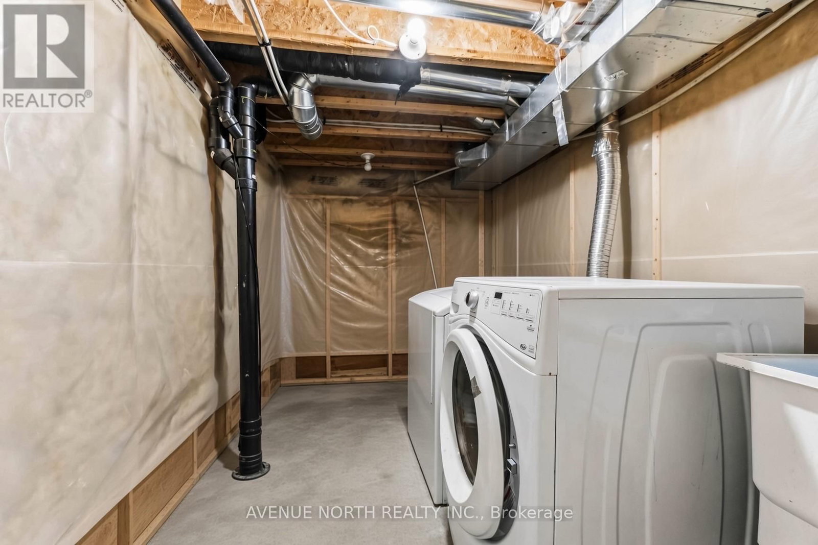 216 Cityview Crescent • Ottawa, ON photo 32