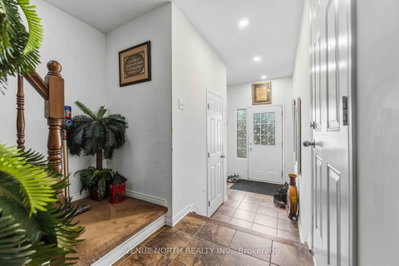 216 Cityview Crescent • Ottawa, ON photo 5