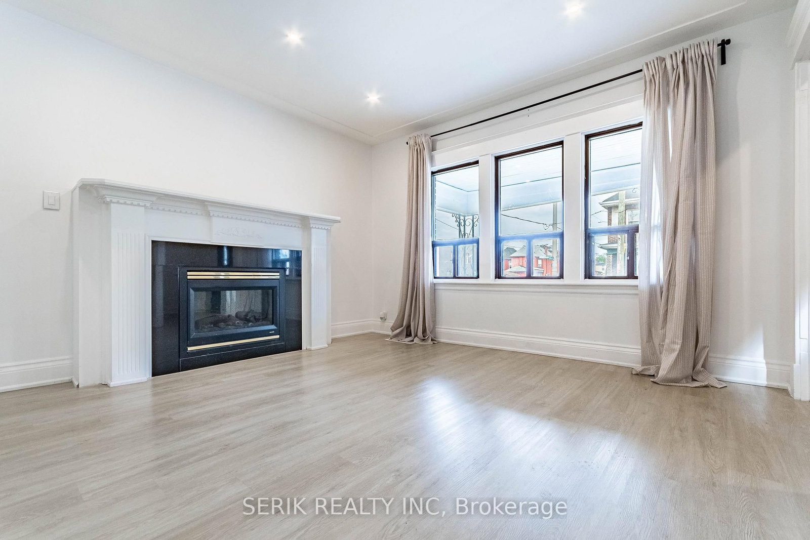 35 Chestnut Avenue • Hamilton, ON photo 11