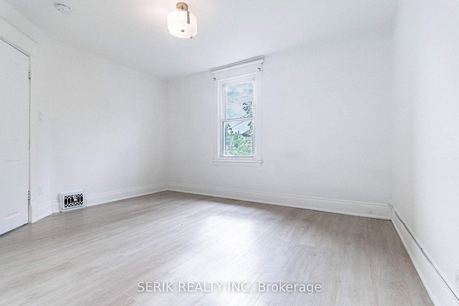 35 Chestnut Avenue • Hamilton, ON photo 30