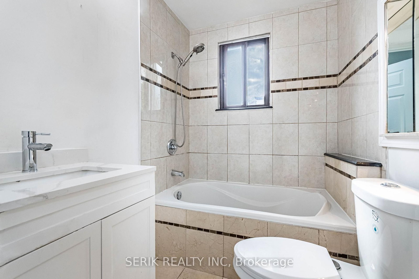 35 Chestnut Avenue • Hamilton, ON photo 31