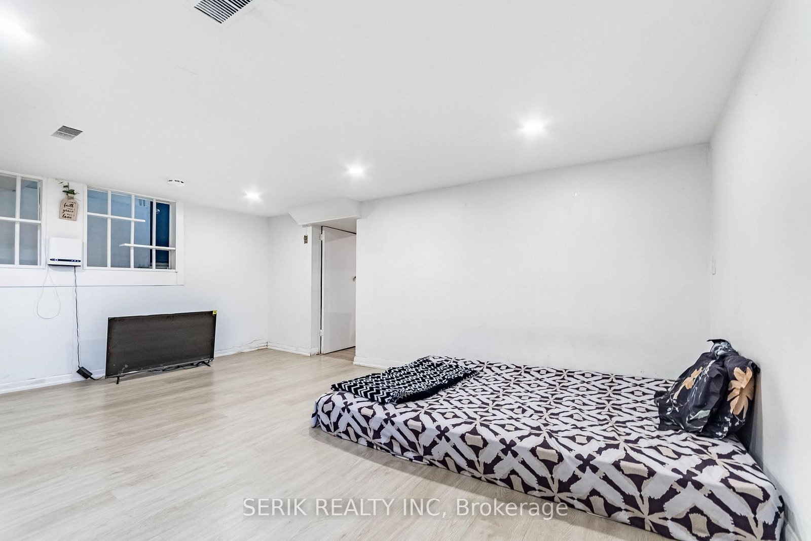 35 Chestnut Avenue • Hamilton, ON photo 41