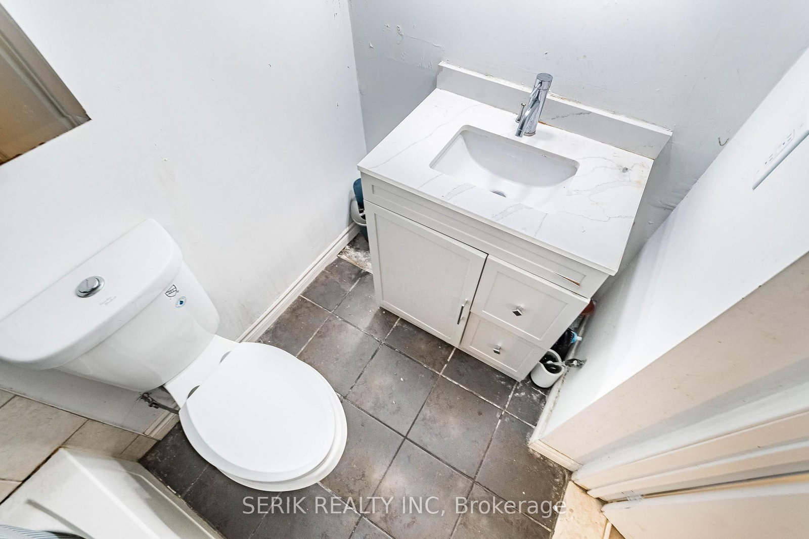 35 Chestnut Avenue • Hamilton, ON photo 46