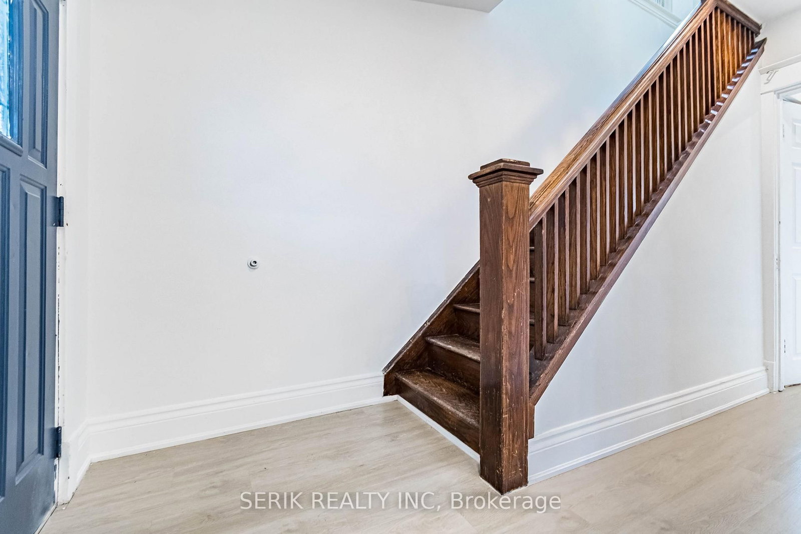 35 Chestnut Avenue • Hamilton, ON photo 8