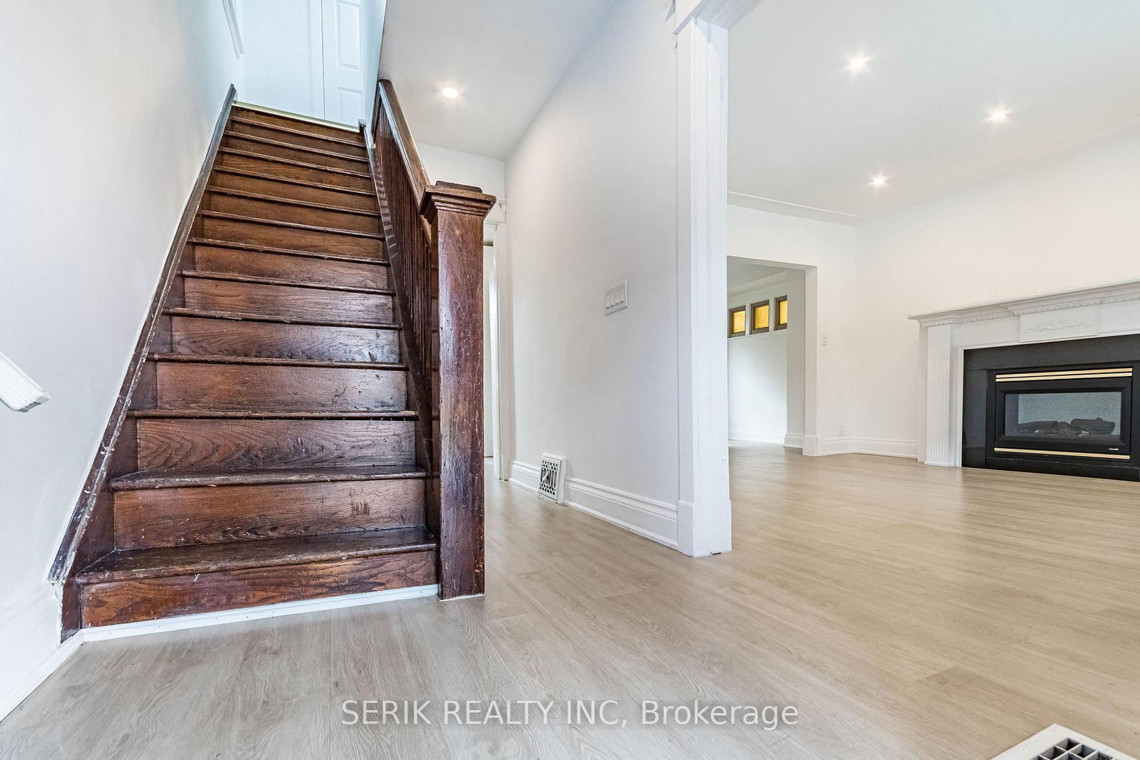 35 Chestnut Avenue • Hamilton, ON photo 9