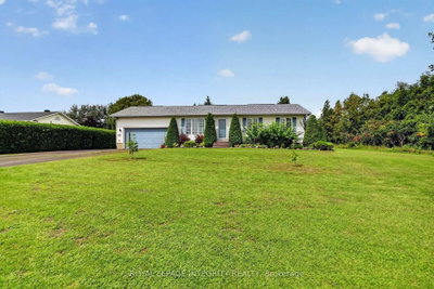 2913 Danbury Way • North Gower, ON photo 2