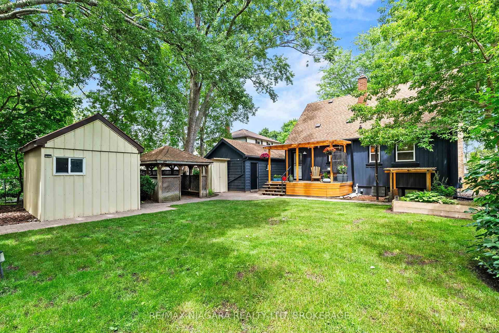 83 Devon Road • St. Catharines, ON photo 10