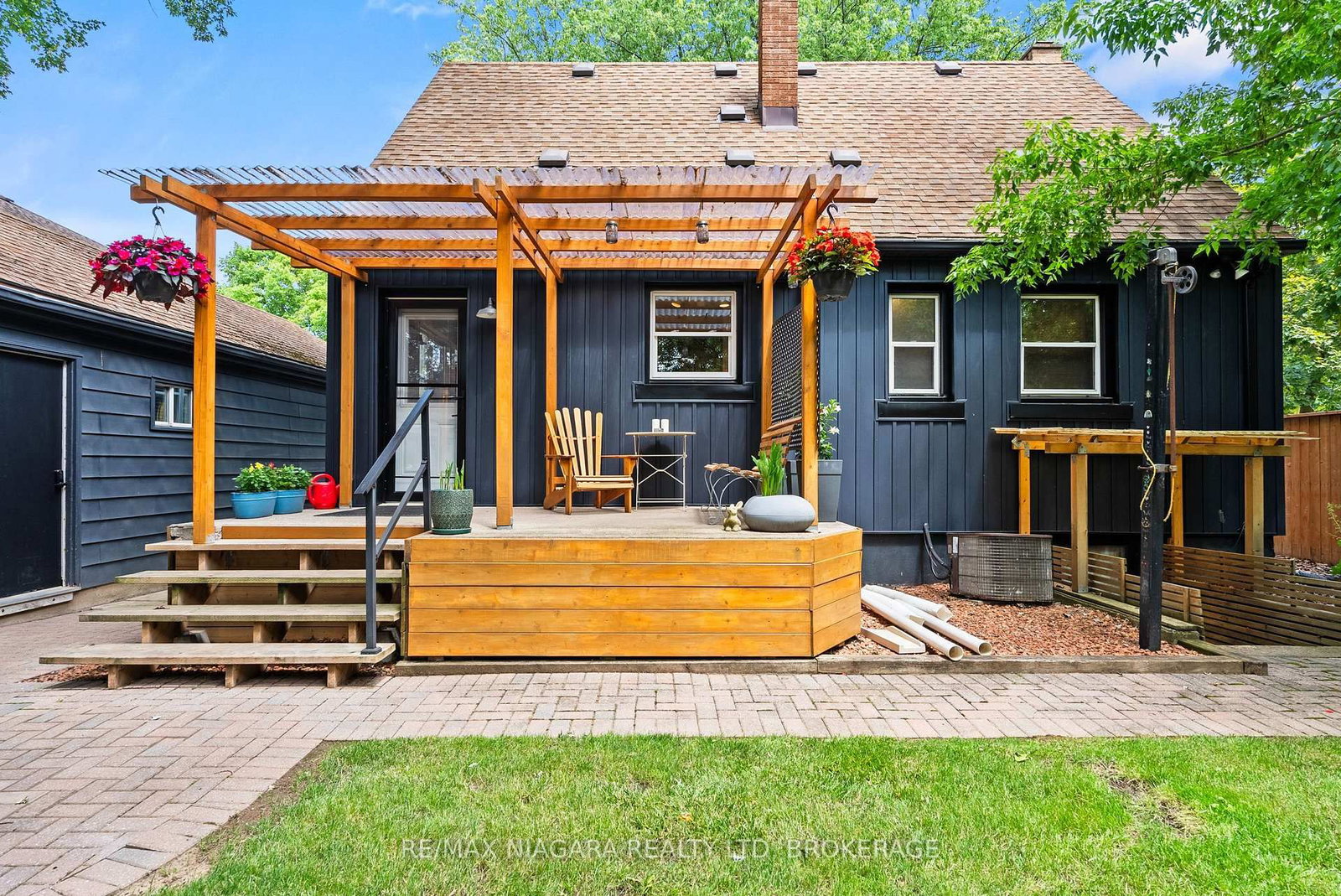 83 Devon Road • St. Catharines, ON photo 11