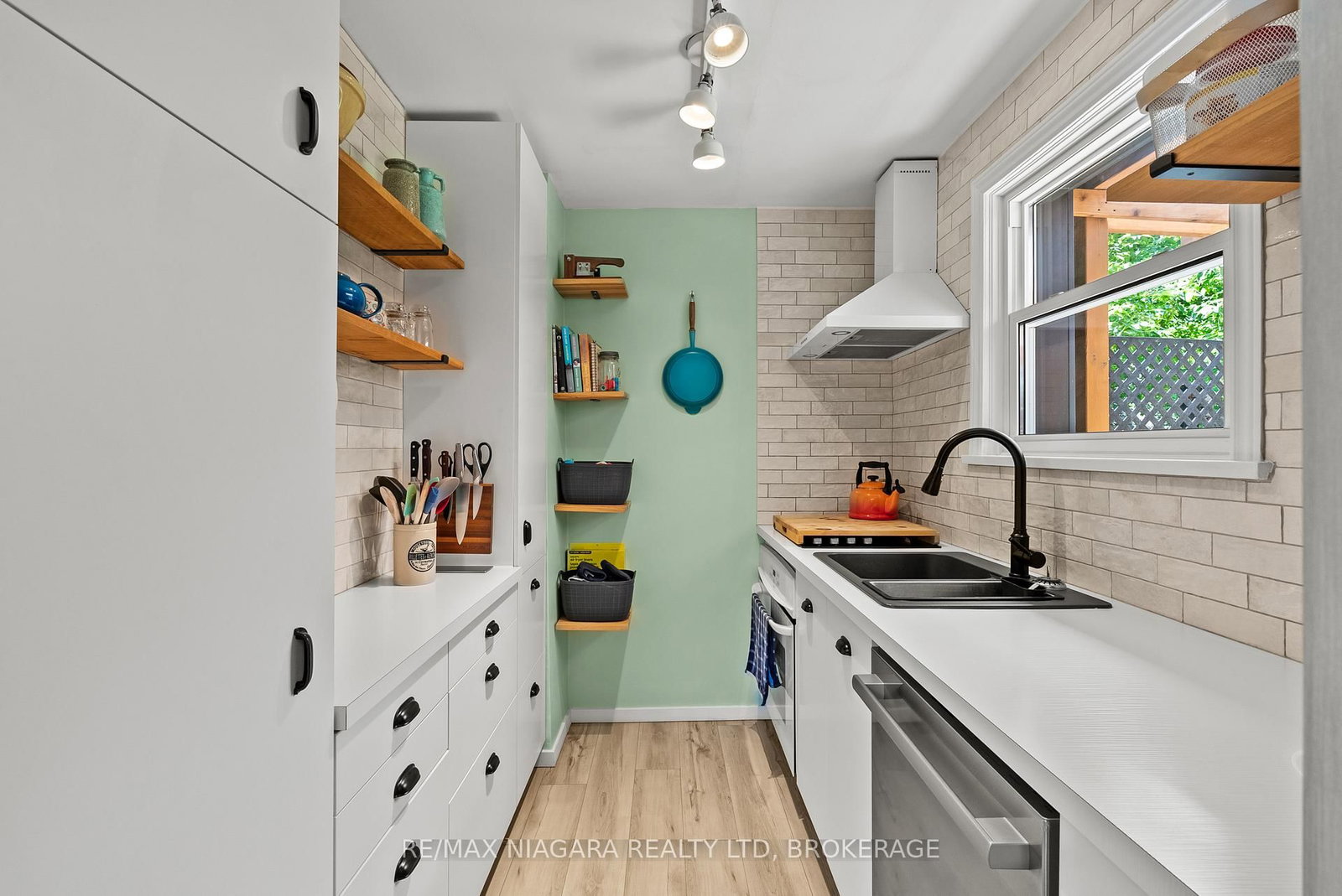 83 Devon Road • St. Catharines, ON photo 23