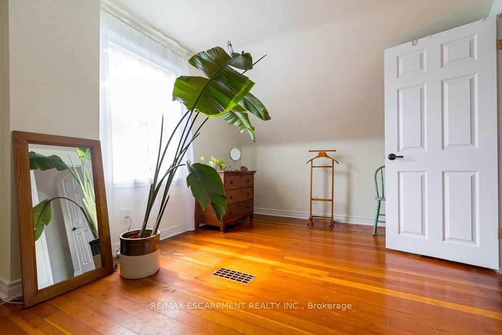 112 East 13th Street • Hamilton, ON photo 26