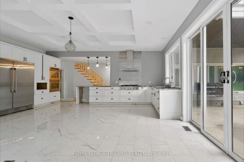 467 Commissioners Road E