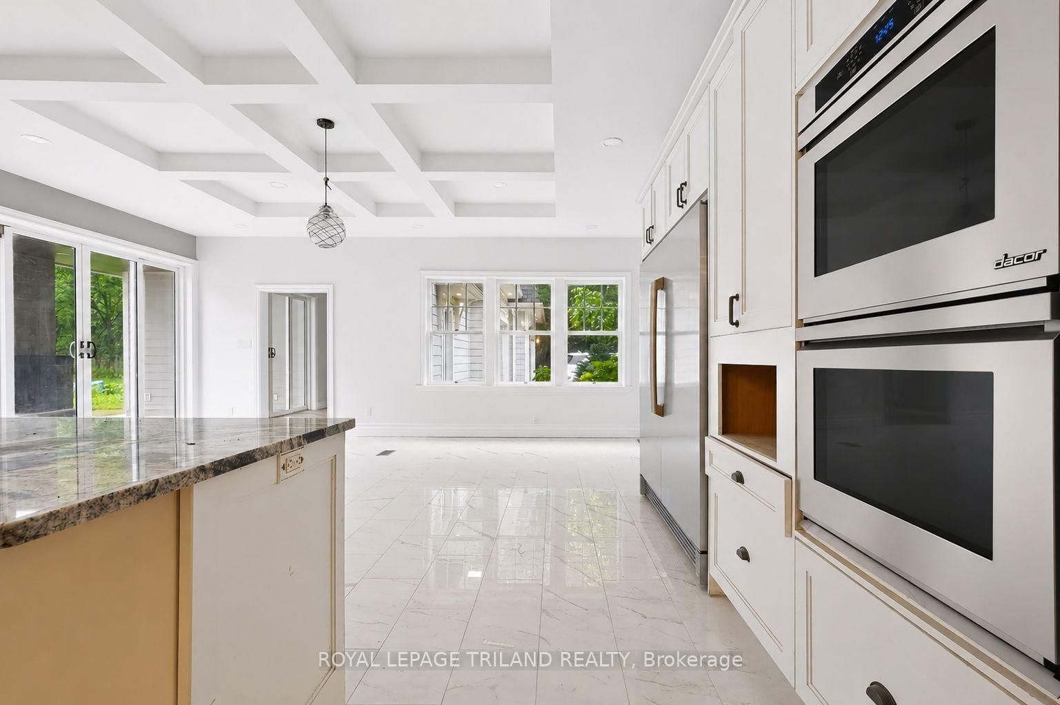 467 Commissioners Road E, London South 5