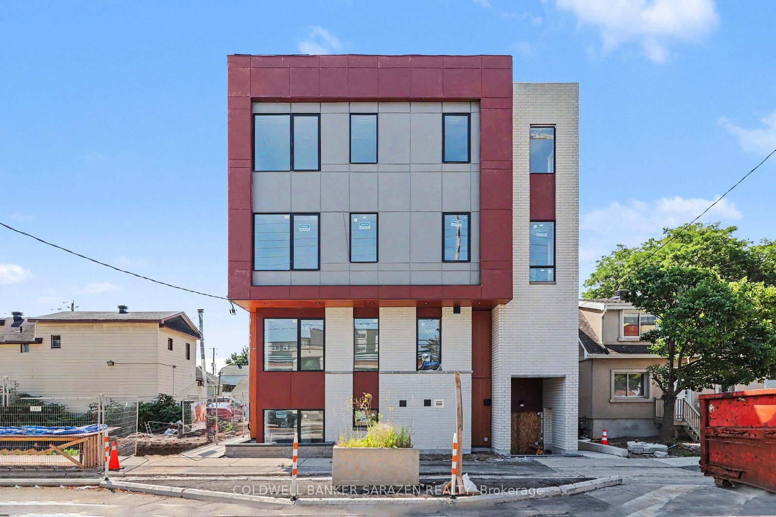 Front view of 101-42 Mcarthur Avenue, Ottawa