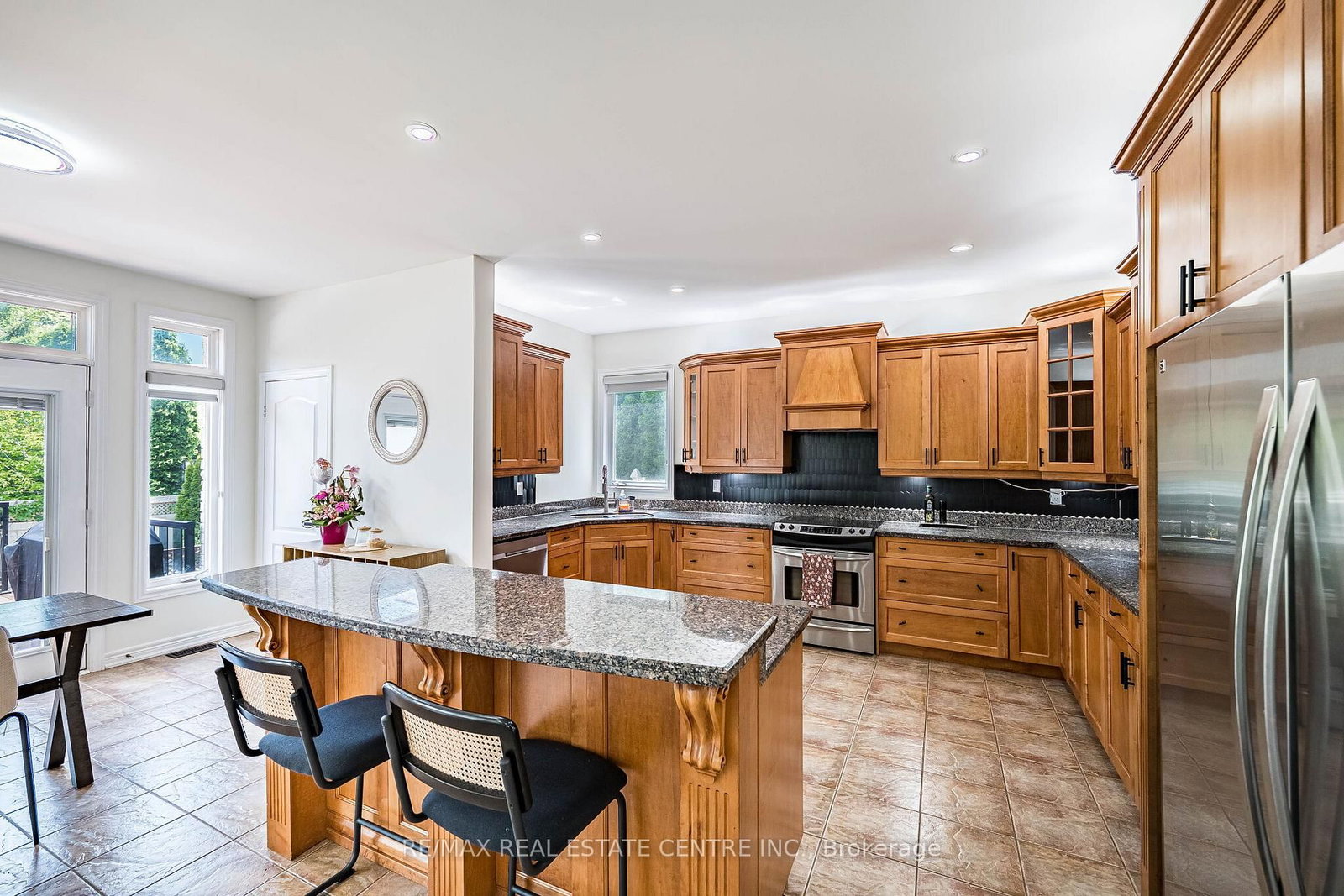 137 Cloverleaf Drive • #Ancaster • Hamilton, ON photo 17