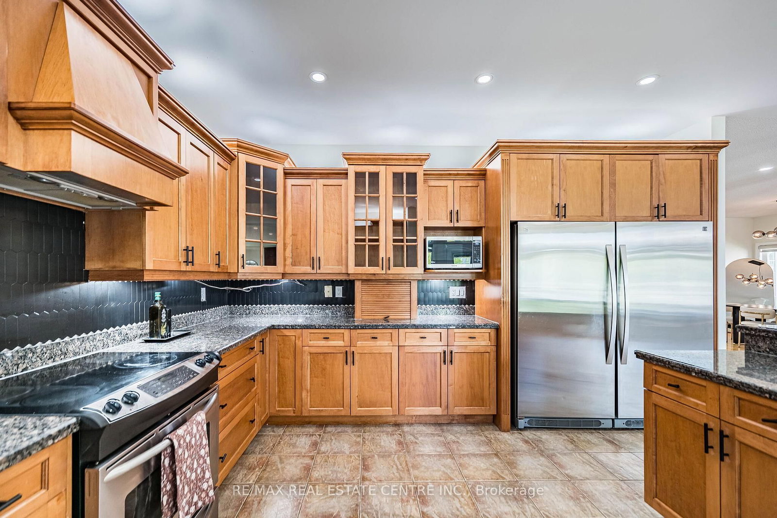 137 Cloverleaf Drive • #Ancaster • Hamilton, ON photo 20