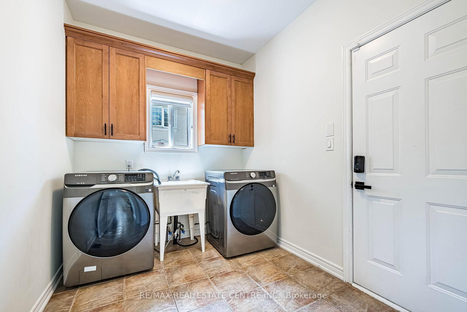 137 Cloverleaf Drive • #Ancaster • Hamilton, ON photo 23